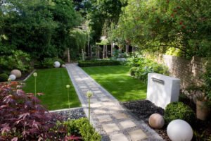 Maintain Beautiful Garden and Lawn Tips and Tricks for Year-Round Success