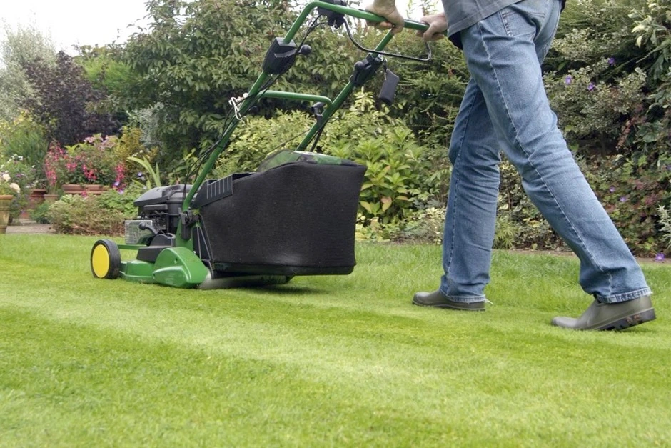 You are currently viewing Lawn Mowing and Block Paving Services in Manchester, UK